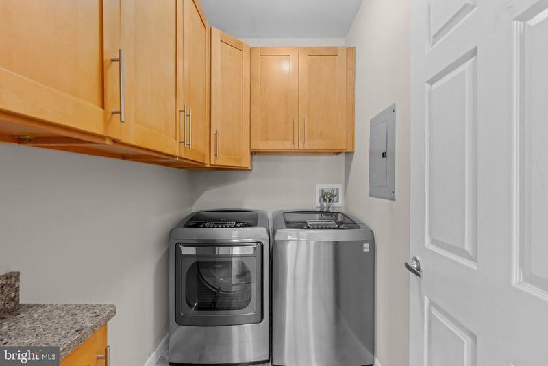 1701 Lake Shore Crest Dr #21, Reston, VA 20190