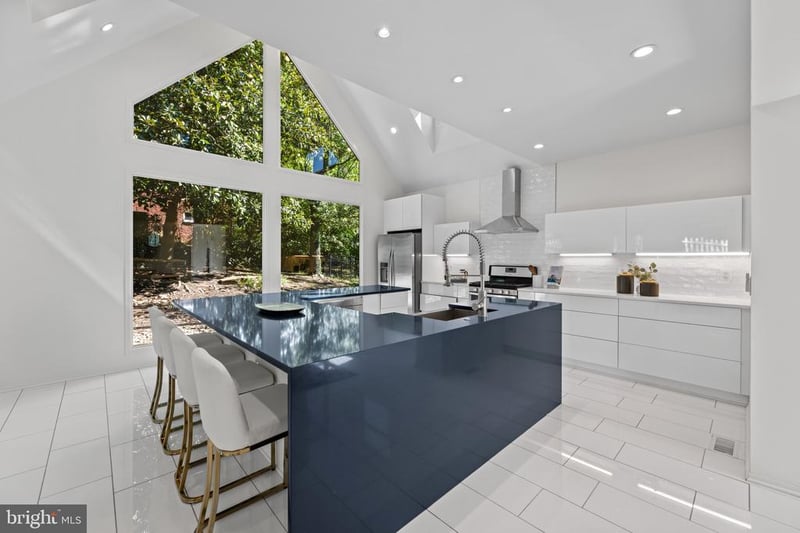 1108 Vassar Rd, Alexandria, VA 22314