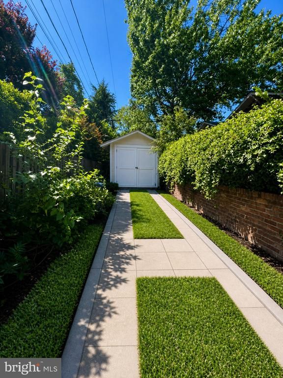 35 E Walnut St, Alexandria, VA 22301