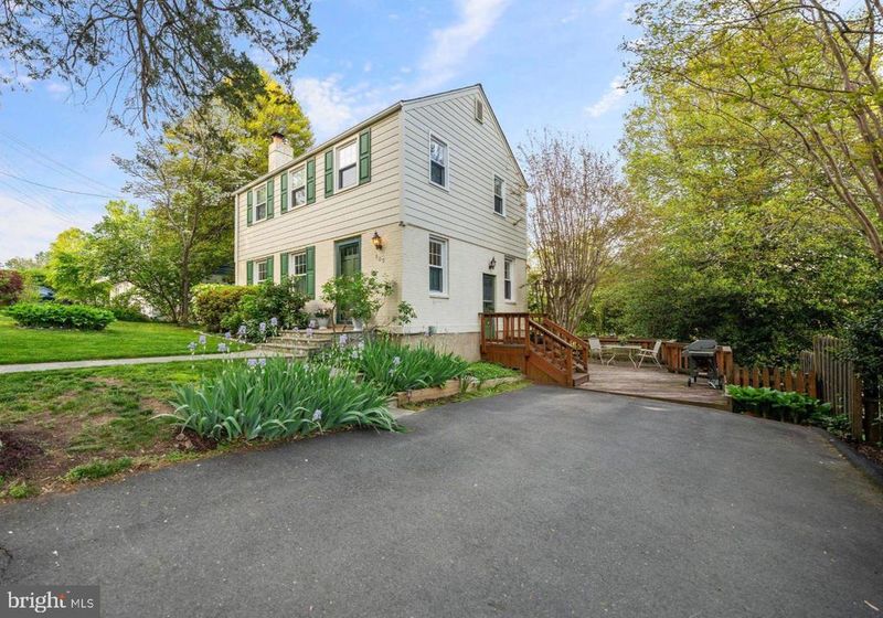 909 N Madison St, Arlington, VA 22205