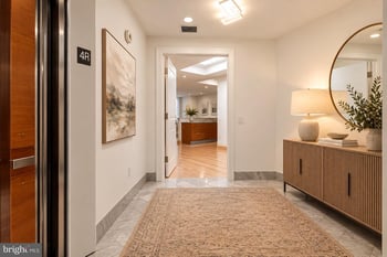 1881 Nash St N #409, Arlington, VA 22209