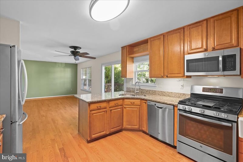 5730 Rocksbury Ln, Woodbridge, VA 22193
