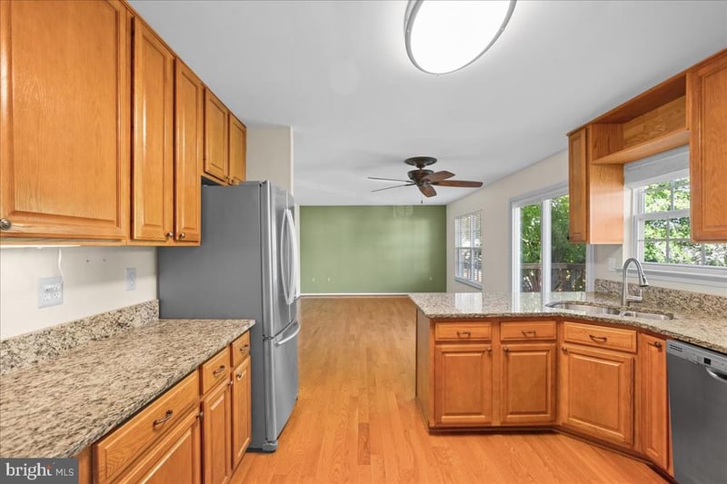 5730 Rocksbury Ln, Woodbridge, VA 22193