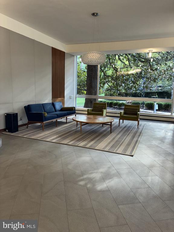 4200 Cathedral Ave NW #819, Washington, DC 20016