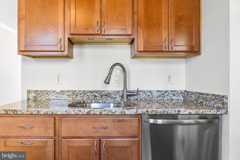 17 County Ct #15-9, Gaithersburg, MD 20878