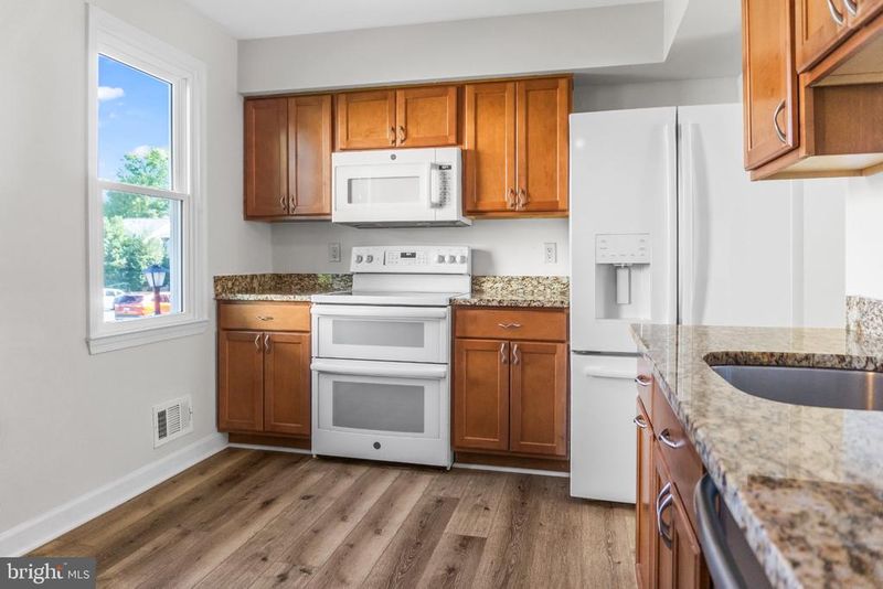 17 County Ct #15-9, Gaithersburg, MD 20878
