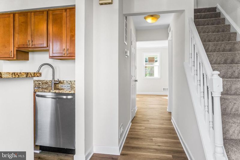 17 County Ct #15-9, Gaithersburg, MD 20878
