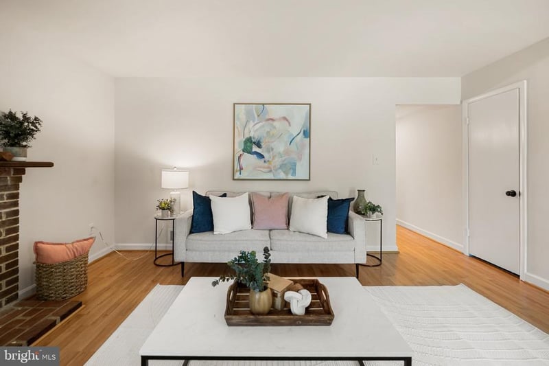 5277 Miles Ct, Woodbridge, VA 22193