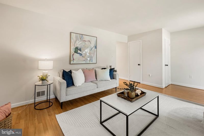 5277 Miles Ct, Woodbridge, VA 22193