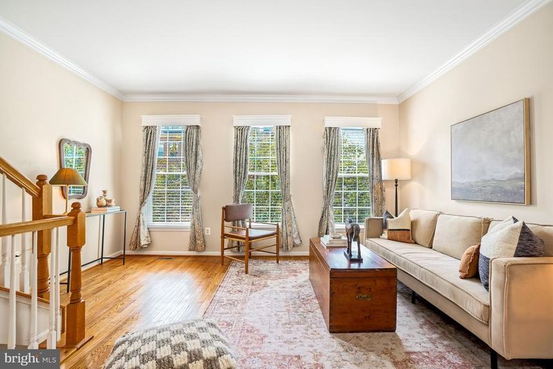 5313 Chieftain Cir, Alexandria, VA 22312