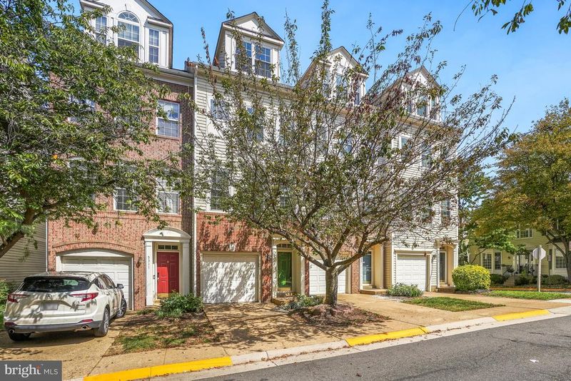 5313 Chieftain Cir, Alexandria, VA 22312