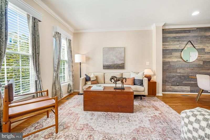 5313 Chieftain Cir, Alexandria, VA 22312