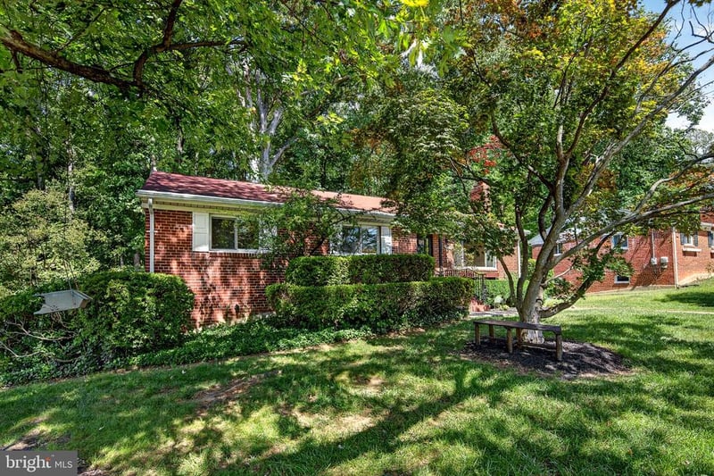 7426 Nancemond St, Springfield, VA 22150