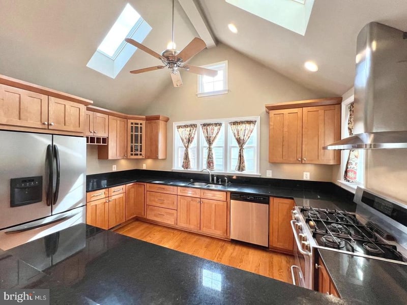1010 N Kentucky St, Arlington, VA 22205