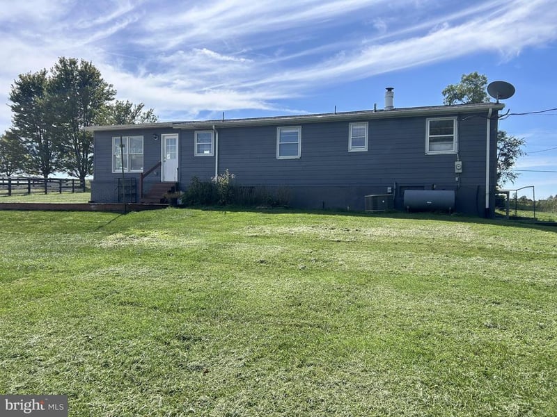 38936 Old Wheatland Rd, Waterford, VA 20197
