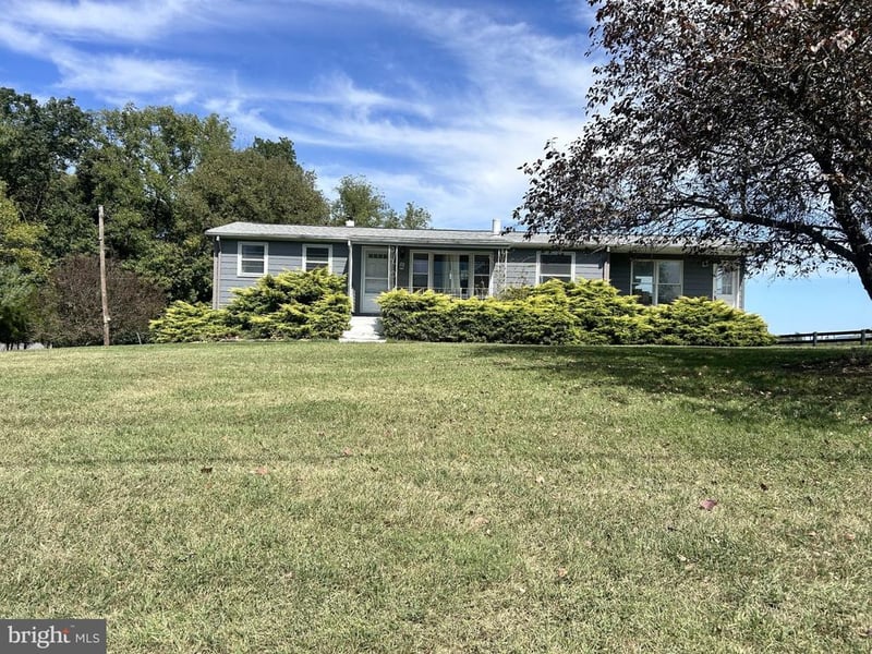 38936 Old Wheatland Rd, Waterford, VA 20197