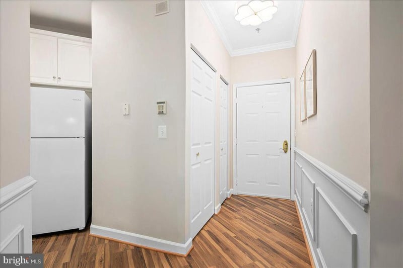 2330 14th St N #207, Arlington, VA 22201