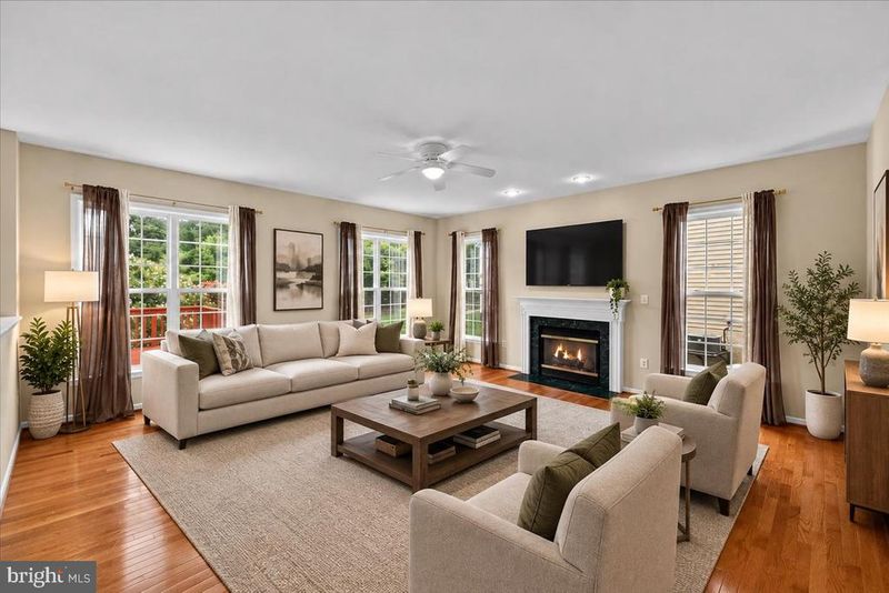 7608 Mcweadon Ln, Springfield, VA 22150