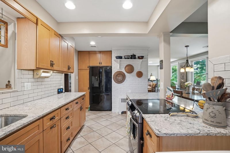3406 Park Hill Pl, Fairfax, VA 22030