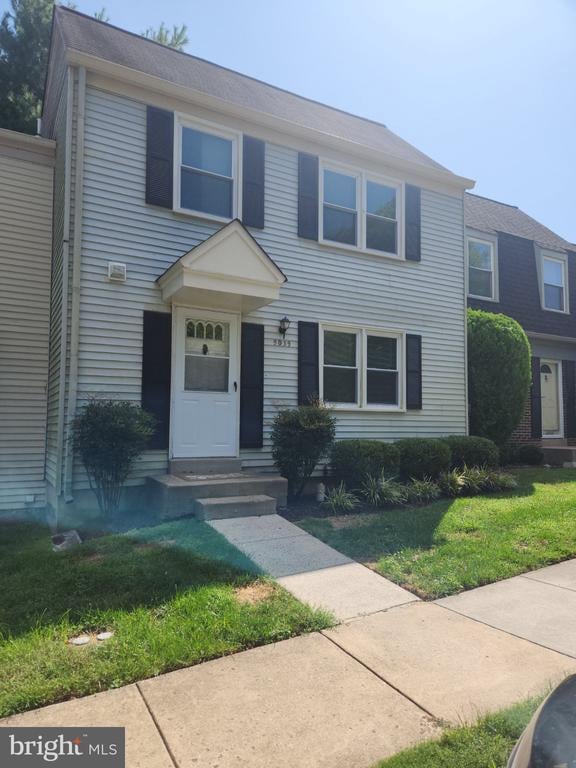 9039 Piney Grove Dr, Fairfax, VA 22031