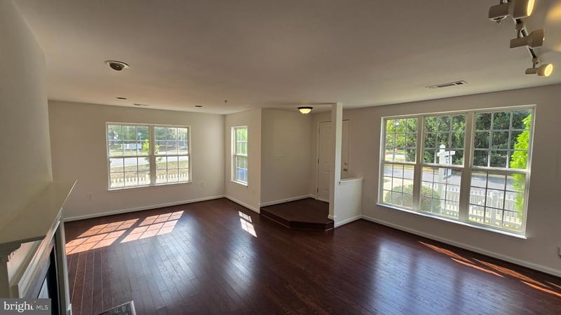 19001 Lark Song Ter, Germantown, MD 20874