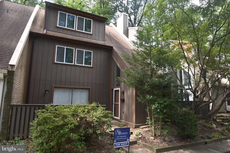 1436 Greenmont, Reston, VA 20190
