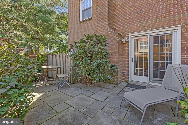 2655 Centennial Ct, Alexandria, VA 22311
