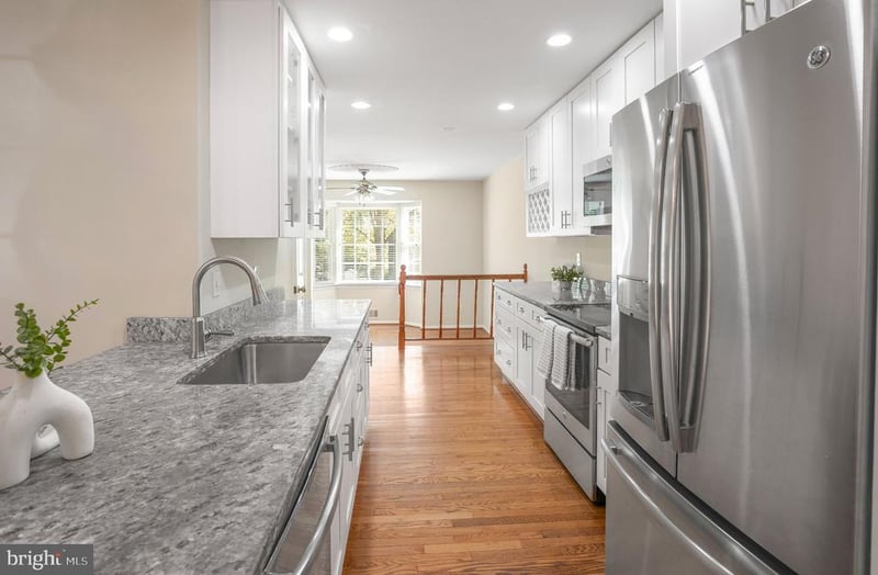 3118 Borge St, Oakton, VA 22124