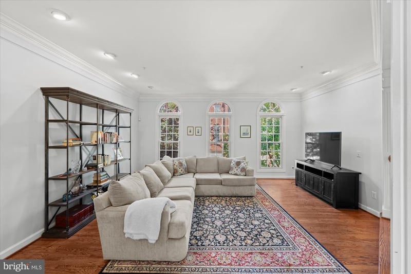 272 Murtha St, Alexandria, VA 22304