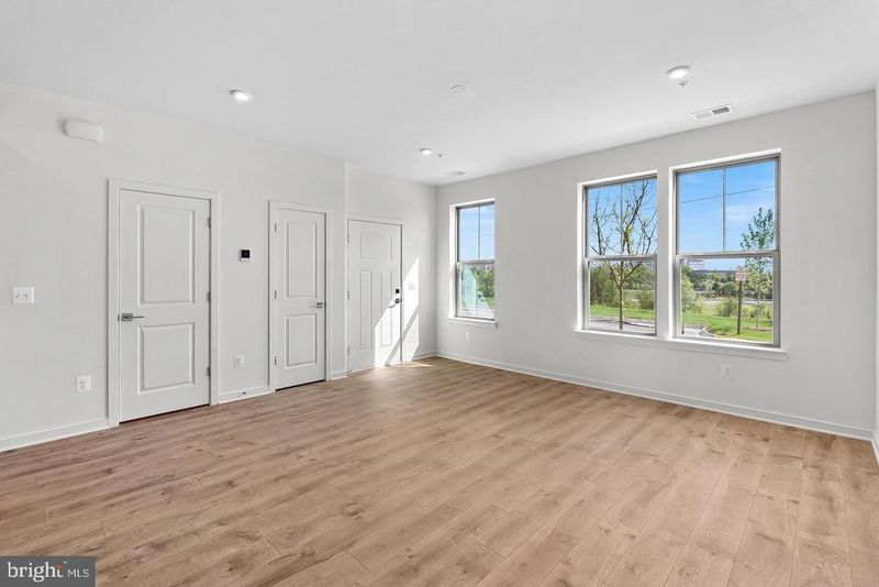 43841 Venetian Sq, Ashburn, VA 20147