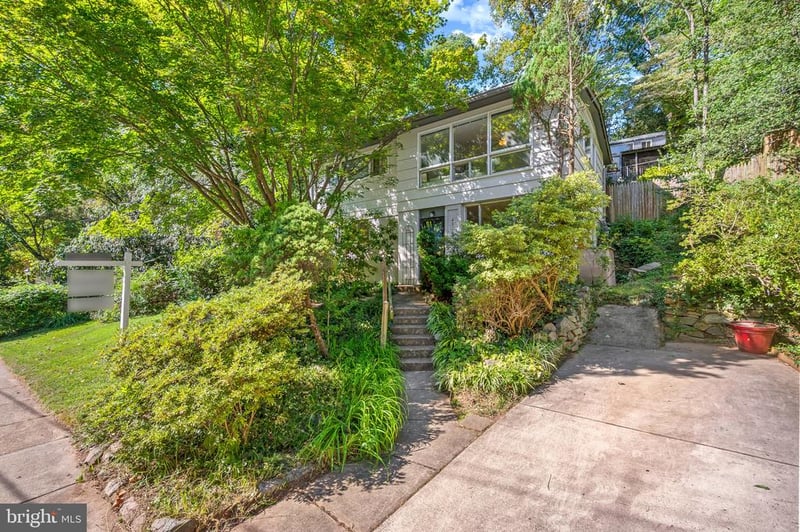 4009 Wexford Dr, Kensington, MD 20895