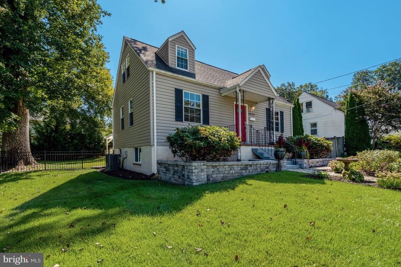 4029 Woodland Dr, Fairfax, VA 22030