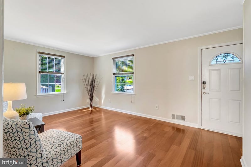 4029 Woodland Dr, Fairfax, VA 22030
