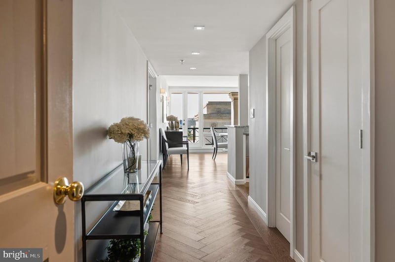 701 Pennsylvania Ave NW #1217, Washington, DC 20004