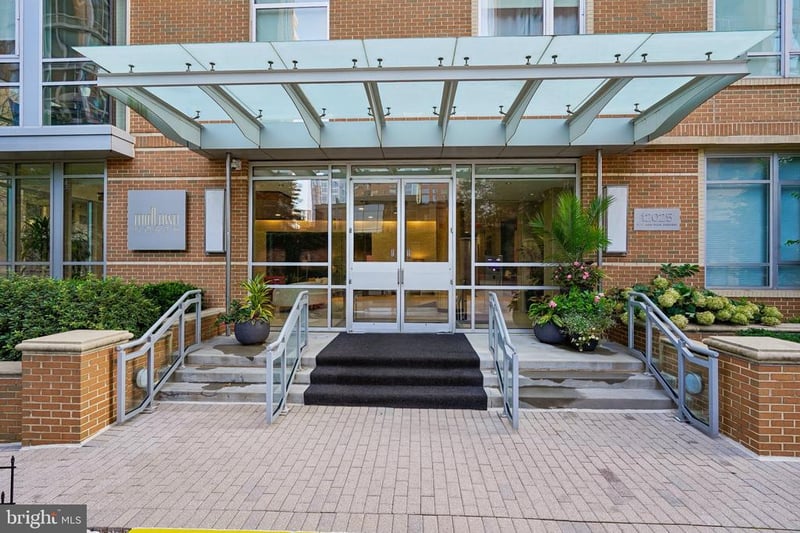 12025 New Dominion Pw #304, Reston, VA 20190