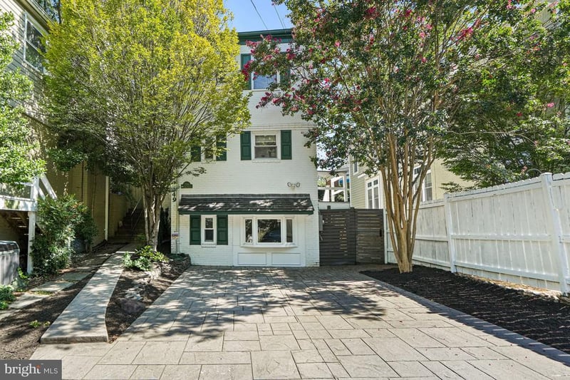 2749 Arizona Ave NW, Washington, DC 20016