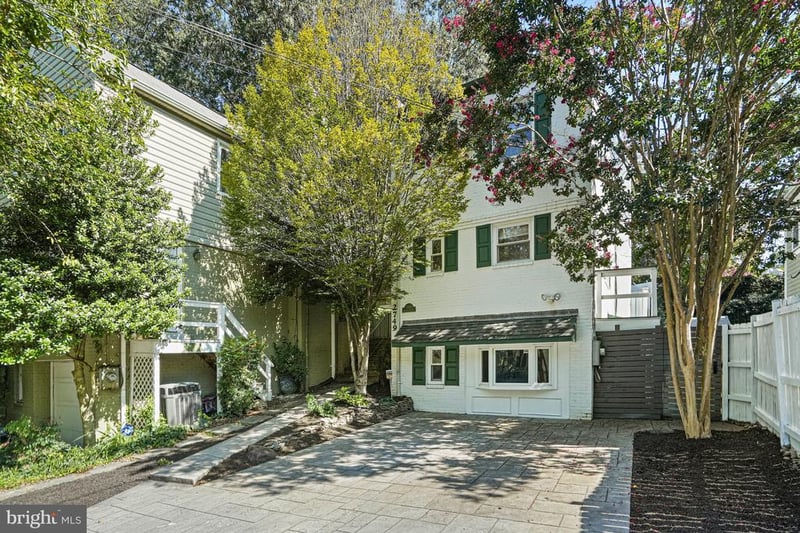 2749 Arizona Ave NW, Washington, DC 20016