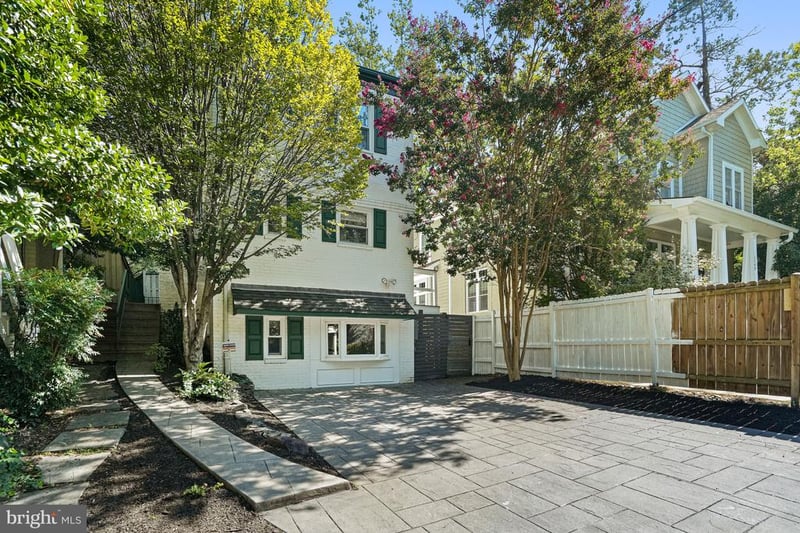 2749 Arizona Ave NW, Washington, DC 20016