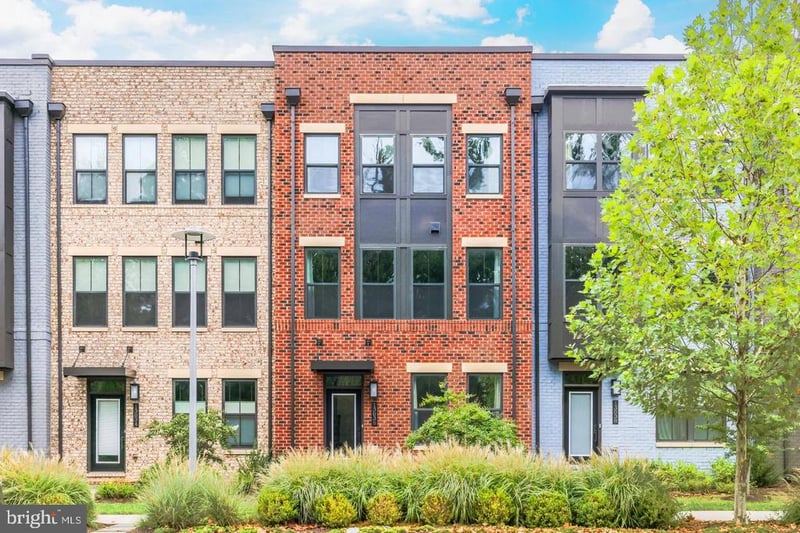 13036 Hattontown Sq, Herndon, VA 20171
