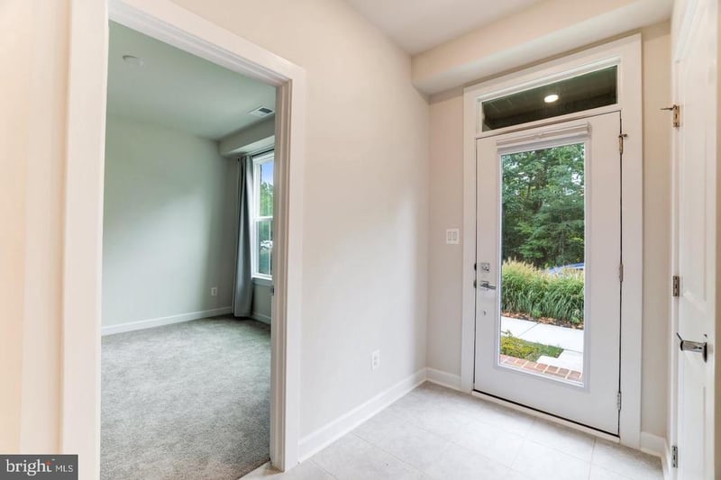 13036 Hattontown Sq, Herndon, VA 20171