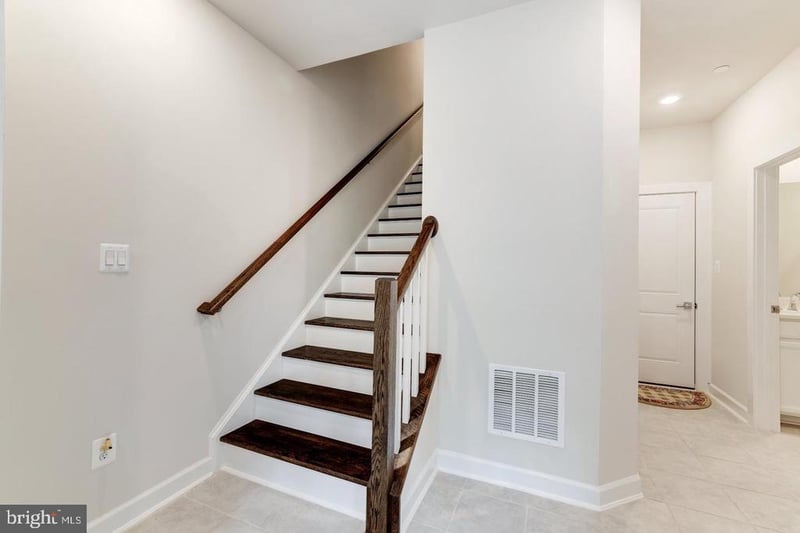 13036 Hattontown Sq, Herndon, VA 20171