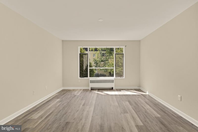 10413 Montrose Ave #101, Bethesda, MD 20814