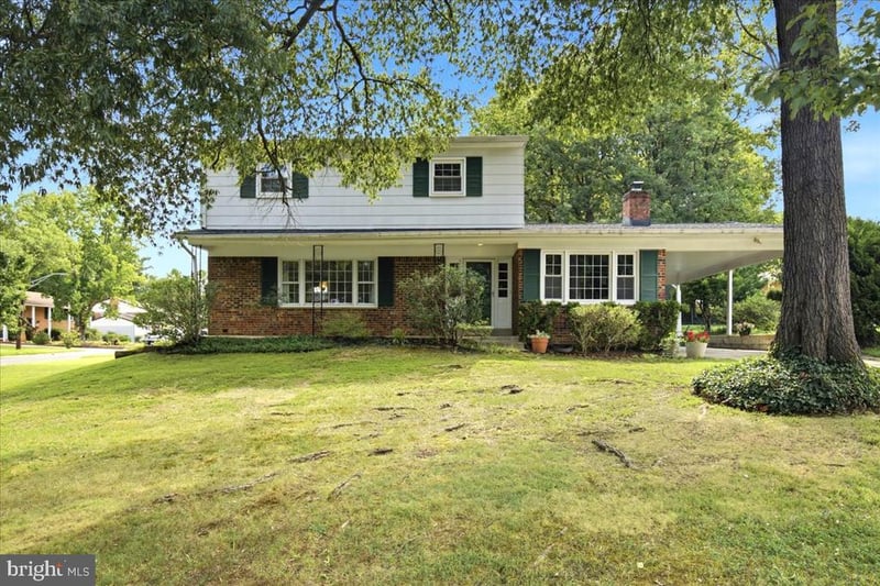 7021 Saint Annes Ave, Lanham, MD 20706