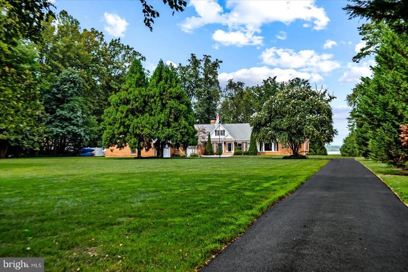 29475 Goose Point Ct, Port Royal, VA 22535