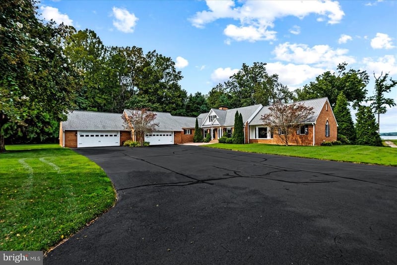 29475 Goose Point Ct, Port Royal, VA 22535