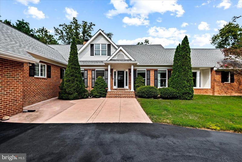 29475 Goose Point Ct, Port Royal, VA 22535