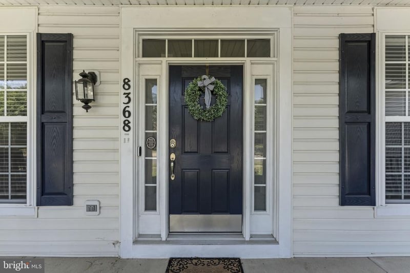 8368 Tenbrook Dr, Gainesville, VA 20155
