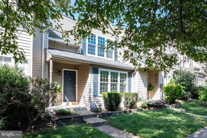 5668 Gosling Dr, Clifton, VA 20124