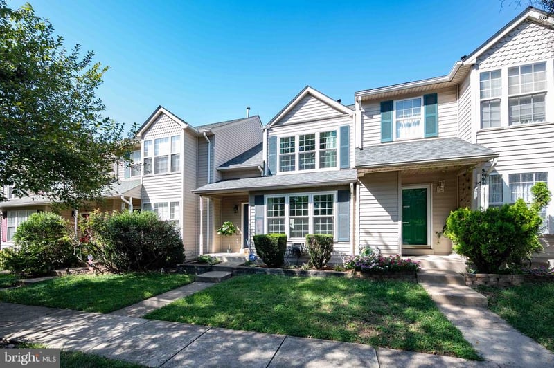 5668 Gosling Dr, Clifton, VA 20124