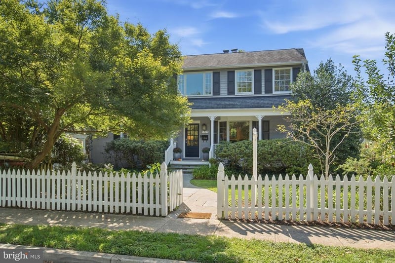 6424 Broad St, Bethesda, MD 20816